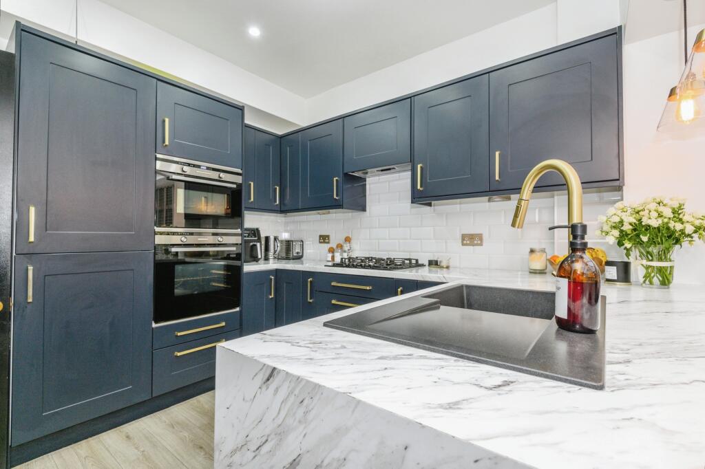 Additional image 3 of Netherlands Avenue, Bradford, BD6