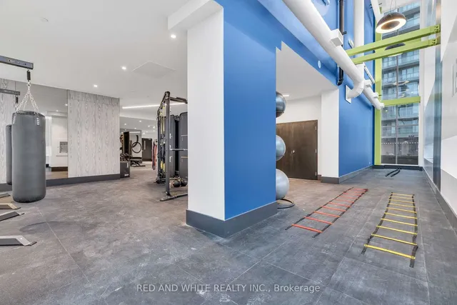 Additional image 28 of 55 KING St Unit 901