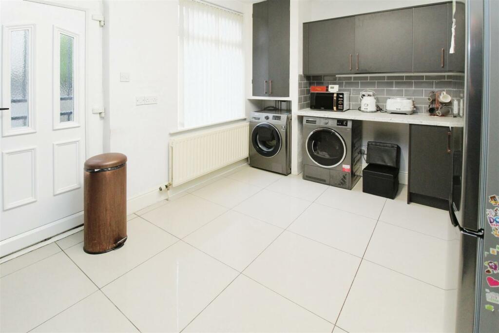 Additional image 4 of Carr Bottom Avenue, Bradford, BD5 9BD