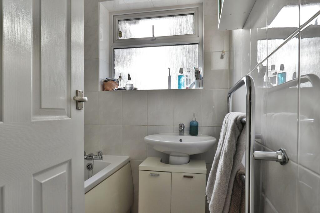 Additional image 11 of Frensham Close, BOURNEMOUTH, Dorset, BH10