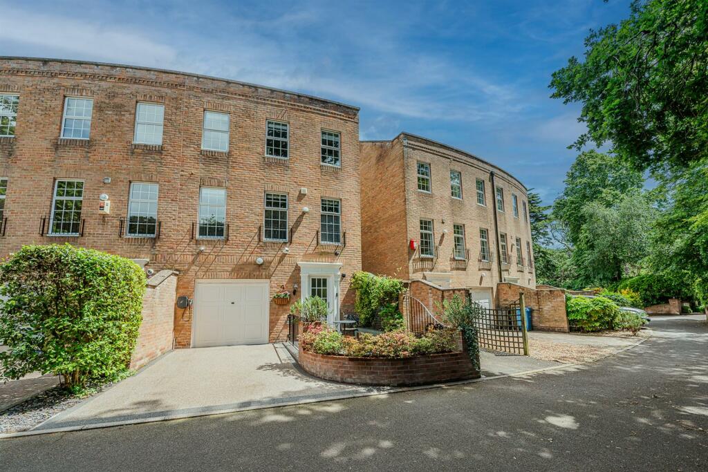 Additional image 8 of Holly Lodge, Lindsay Road