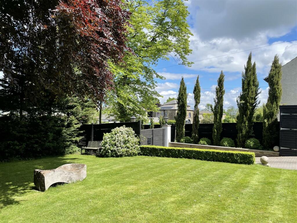 Additional image 4 of Westfield House, Whitehall Road, Wyke, BD12 9DP