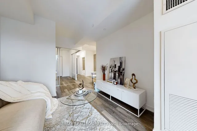 Additional image 8 of 250 Lawrence Ave Unit 501