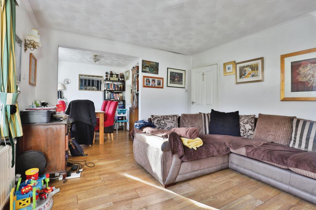 Additional image 4 of Frensham Close, BOURNEMOUTH, Dorset, BH10