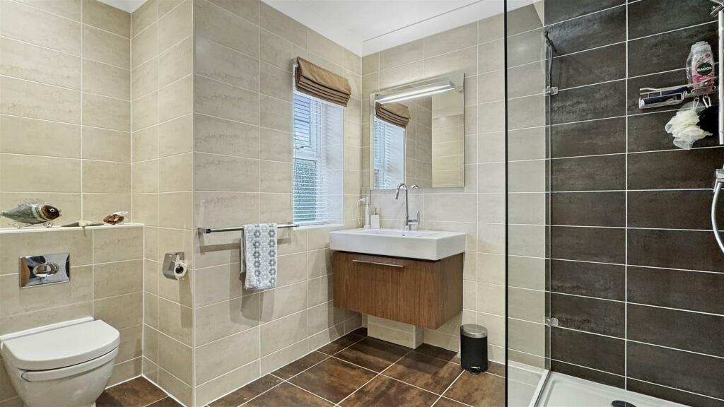 Additional image 8 of Wellwood Close, Branksome Park
