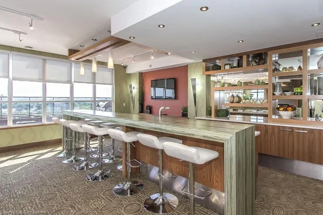 Additional image 33 of 112 Benton St Unit 210