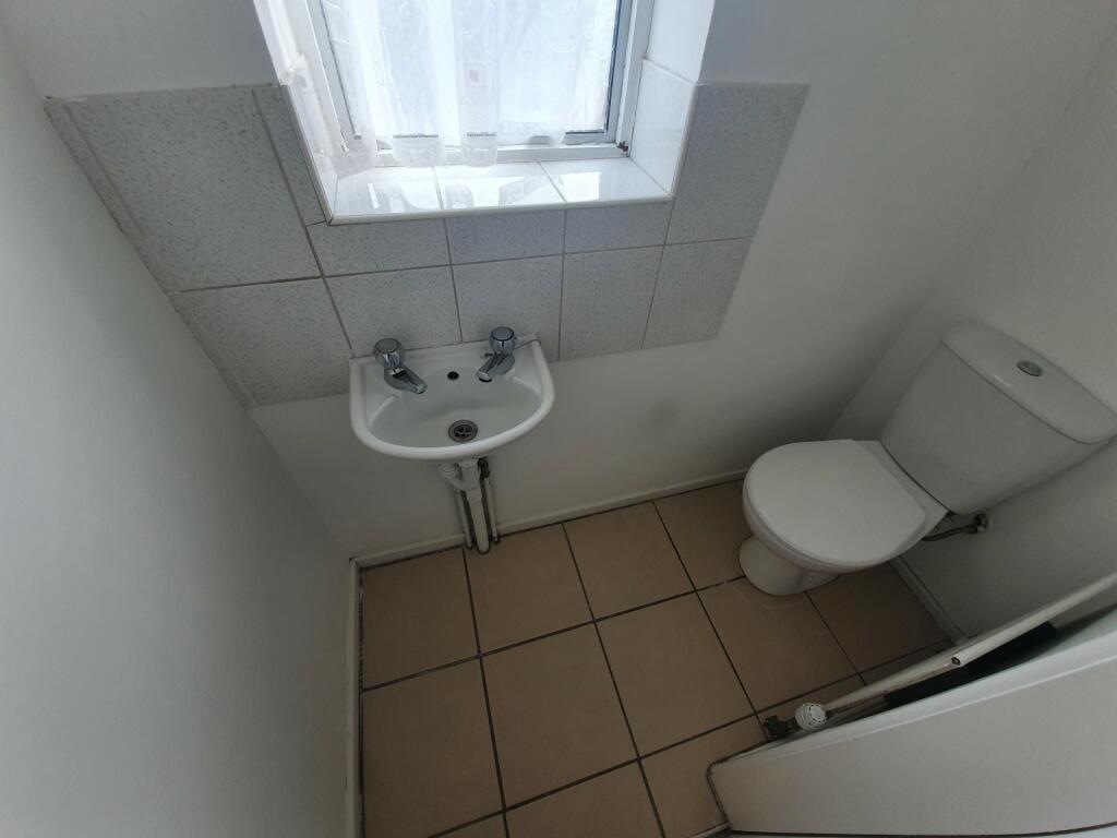 Additional image 8 of 3 bedroom First Floor Flat in Wallisdown