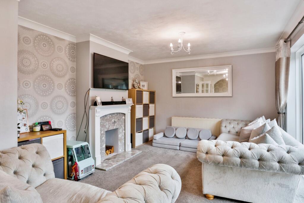 Additional image 4 of De Courtenai Close, BEARWOOD, Bournemouth, Dorset, BH11