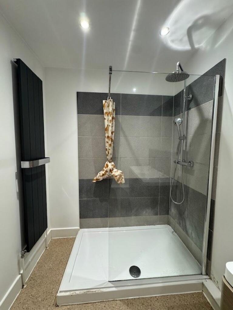 Additional image 11 of 2/3 Bedroom Flat - Cavendish Road £1700 pcm - Students & Sharers welcome - Available NOW!