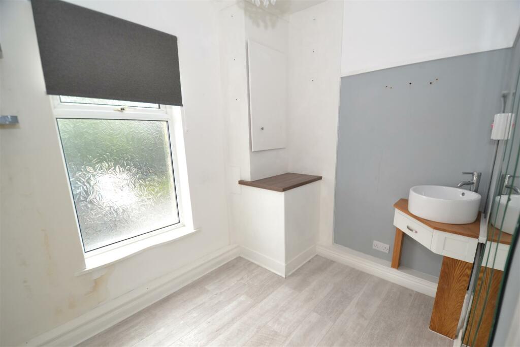 Additional image 4 of Halifax Road, Wibsey, Bradford