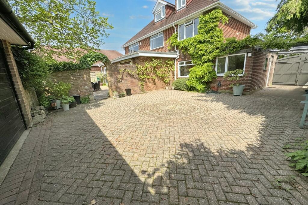 Additional image 18 of Bearcross