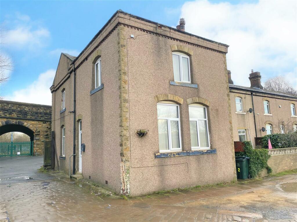 Primary image of Gas House Yard, Oakenshaw, Bradford