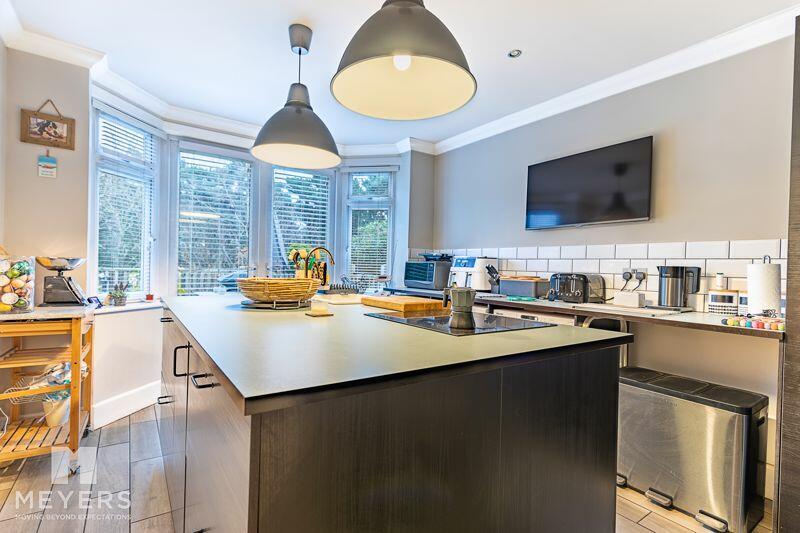 Additional image 5 of Pine Vale Crescent, Redhill, BH10