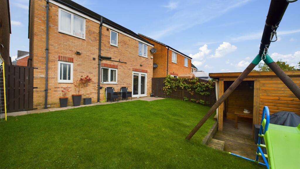 Additional image 4 of Pear Tree Close, Bradford, BD6