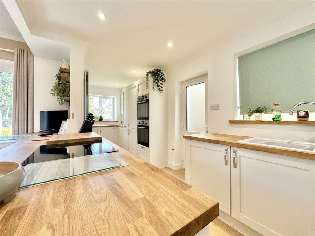 Additional image 4 of Wallisdown Road, Bournemouth