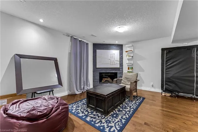 Additional image 20 of 369 Thomas Slee Dr