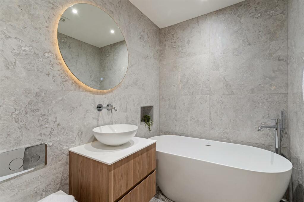 Additional image 35 of Sandbanks Road, Lilliput