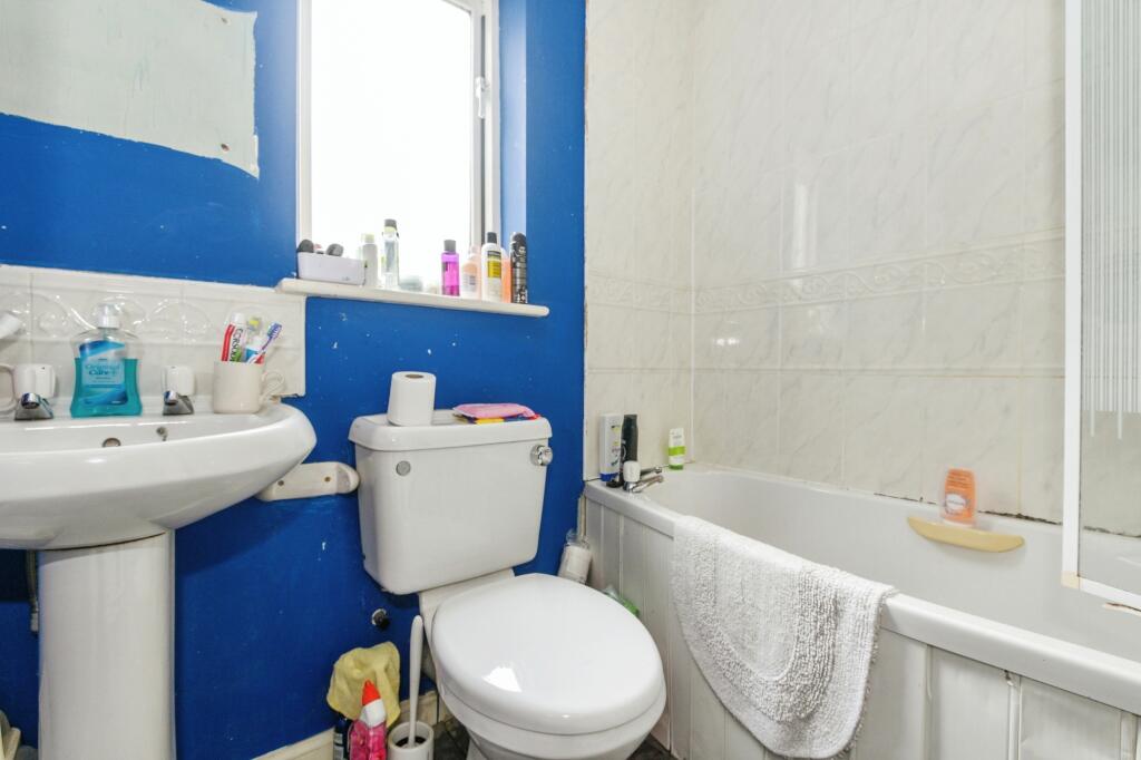 Additional image 13 of Holmefield View, Bradford, BD4