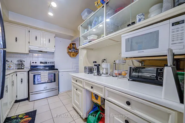 Additional image 17 of 7475 Goreway Dr Unit 18