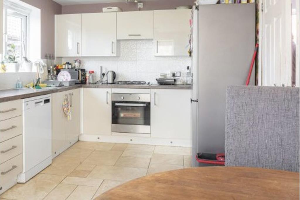 Additional image 2 of Saxton Place, Bradford, BD4