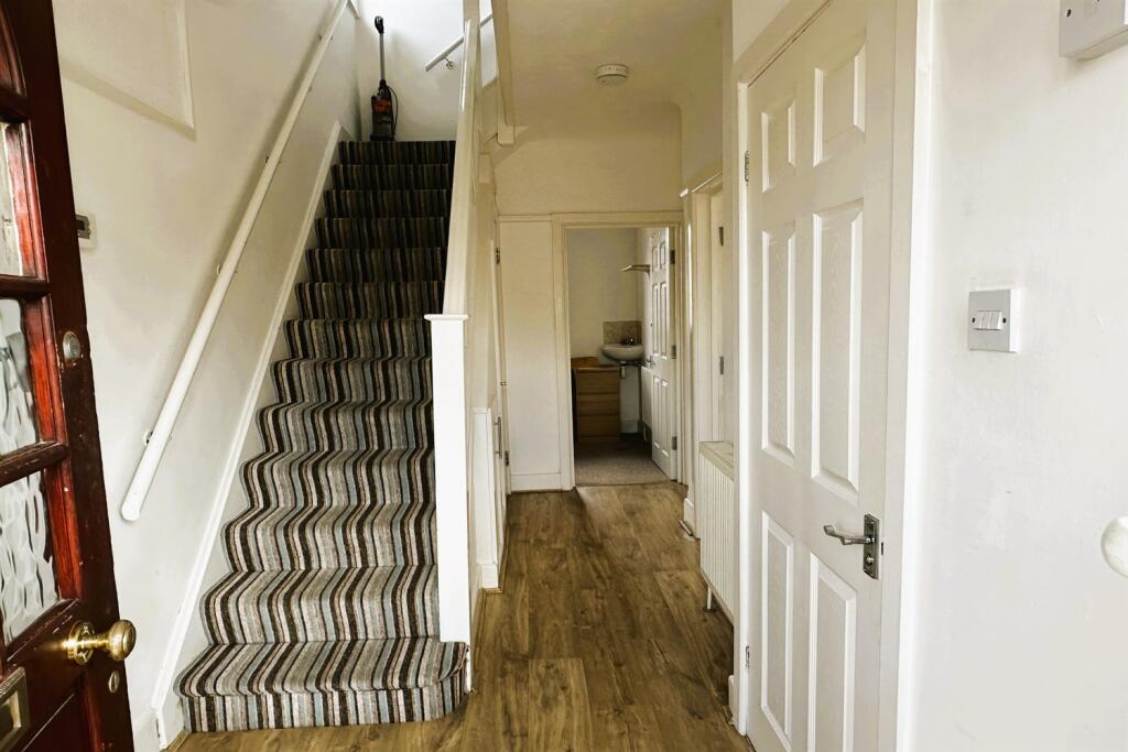 Additional image 7 of 6 bedroom Detached House in Ensbury Park