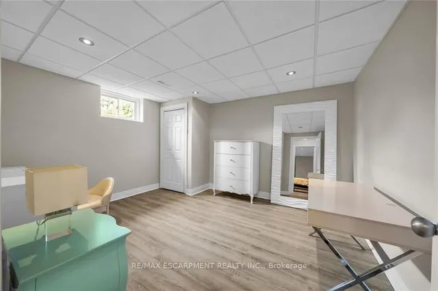 Additional image 33 of 94 SEABREEZE Cres