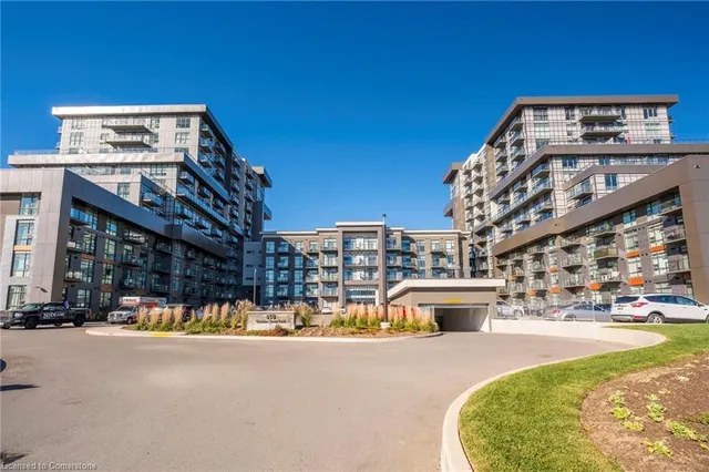 450 Dundas Street East Unit 806