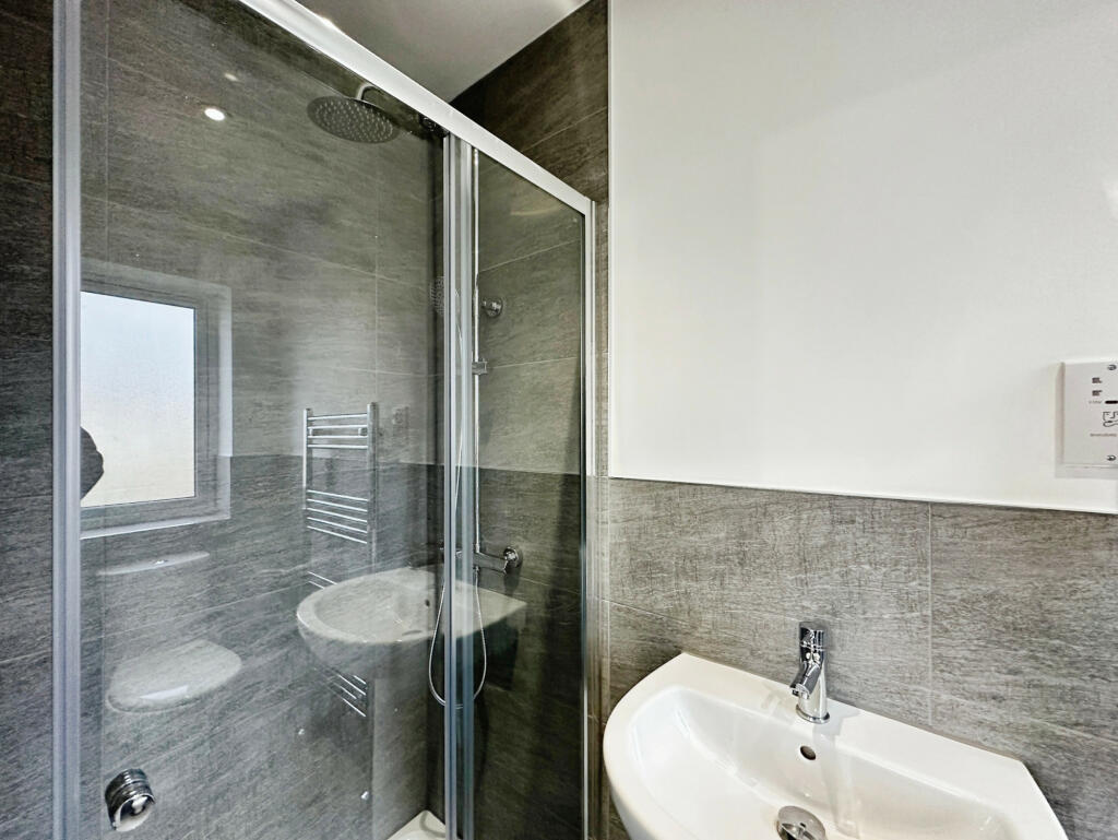 Additional image 10 of Old Farm Rise, Bradford, West Yorkshire, BD2