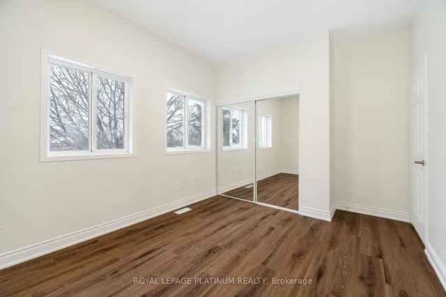 Additional image 9 of 10 Spadina Rd