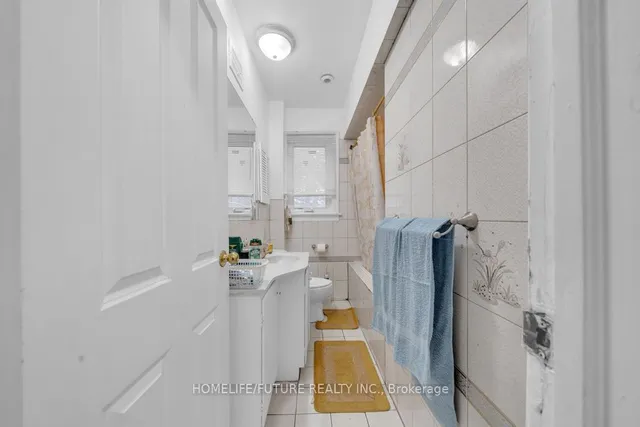 Additional image 13 of 52 Lamont Ave