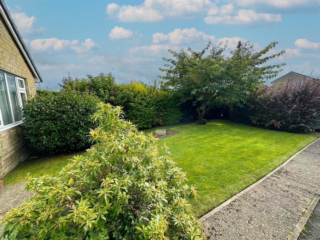 Additional image 14 of Cross Moor Close, Silsden