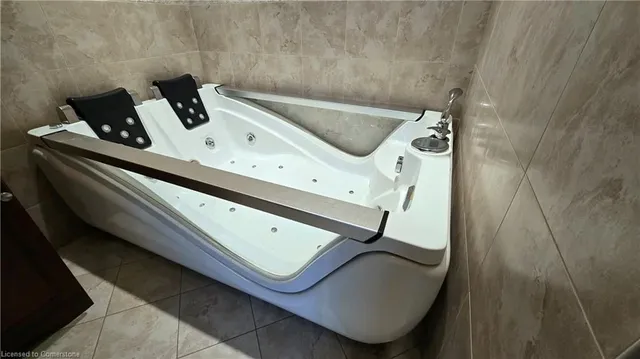 Additional image 31 of 217 Huck Cres