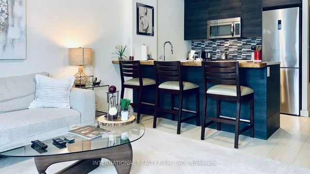 Additional image 7 of 111 Bathurst St Unit 815