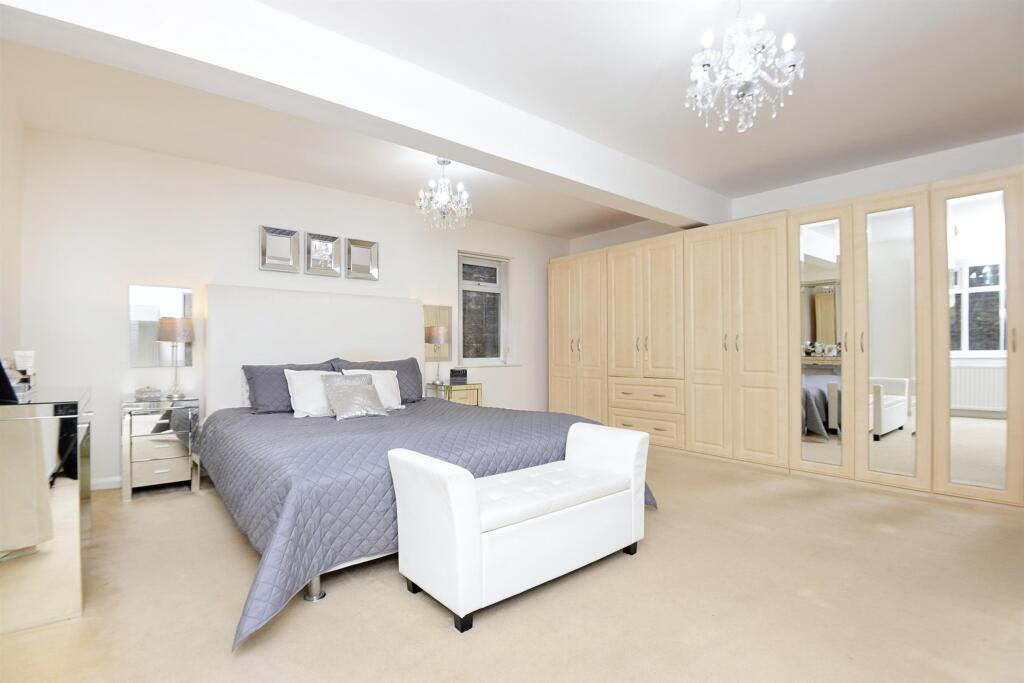 Additional image 7 of Moore Avenue, Bradford