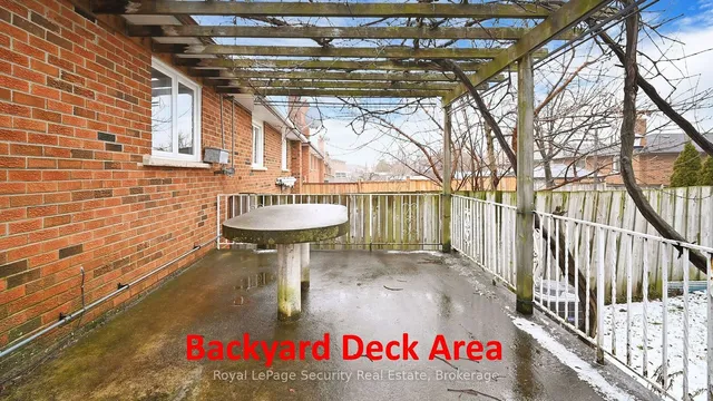 Additional image 38 of 19 Radford Dr