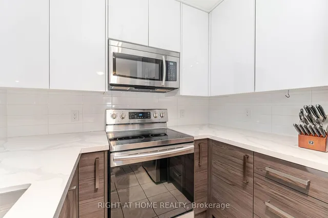 Additional image 12 of 11 Michael Power Pl Unit 213