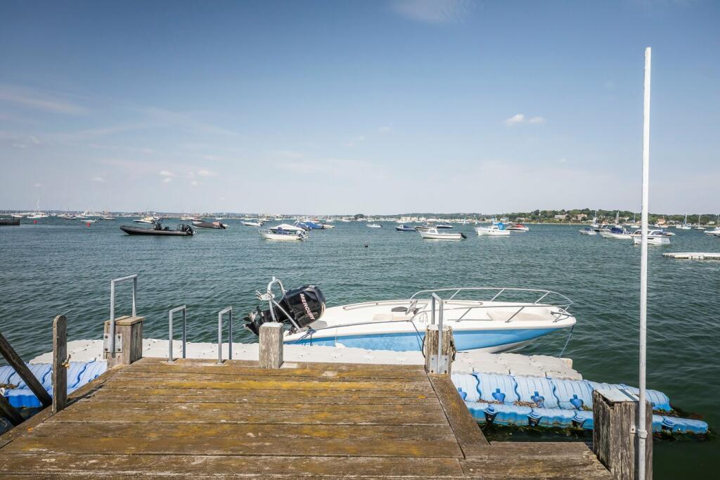 Additional image 38 of The Horseshoe, Sandbanks, Poole, BH13
