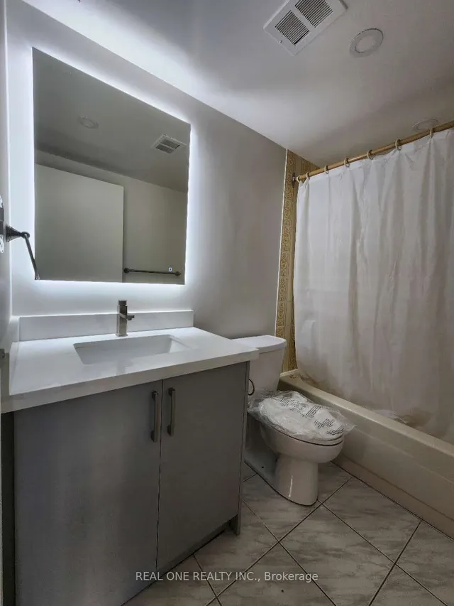 Additional image 8 of 33 Harbour Sq Unit 2430