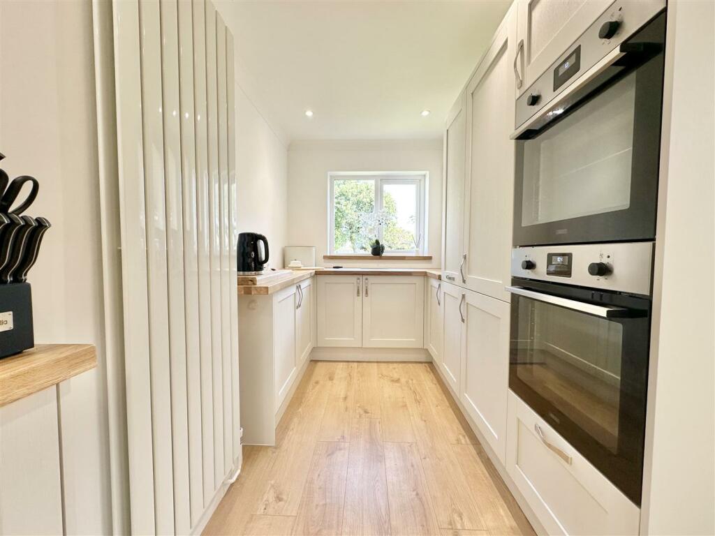 Additional image 5 of Wallisdown Road, Bournemouth