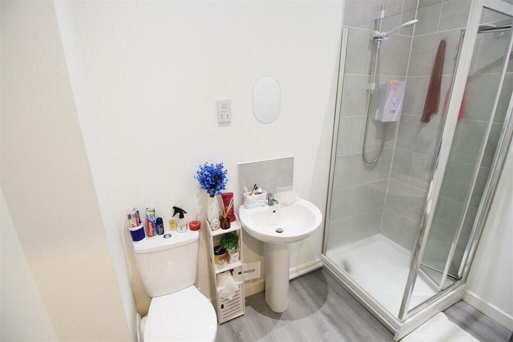 Additional image 7 of Card House, Bingley Road, Bradford