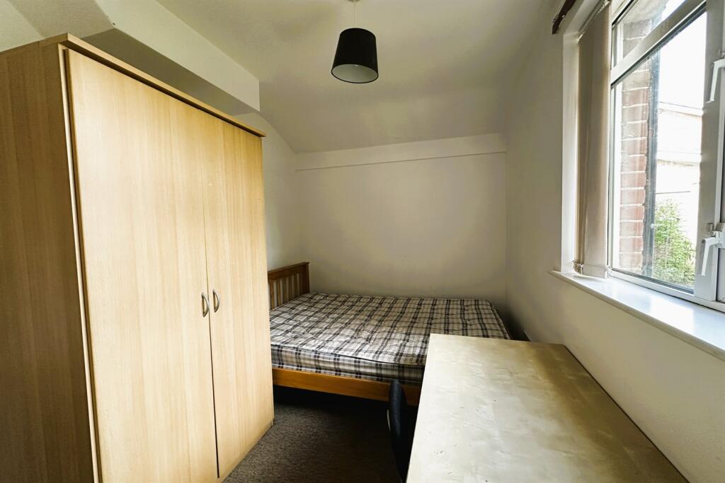 Additional image 12 of 6 bedroom Detached House in Ensbury Park