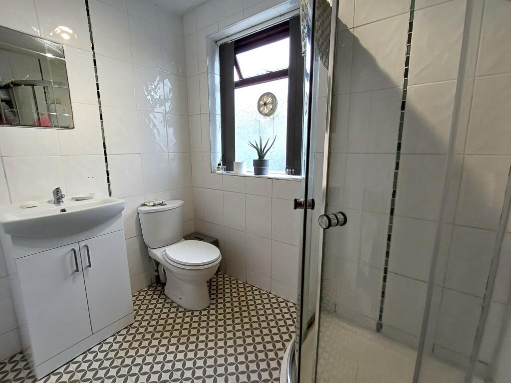 Additional image 10 of Farndale Road, Bradford, BD15