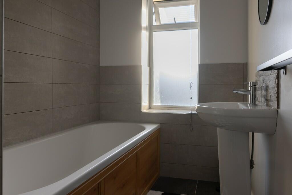 Additional image 11 of 1 East Croft, Wyke, BD12 9NL