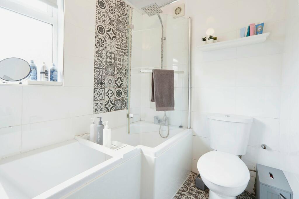 Additional image 12 of Moore Avenue, Bradford, BD7