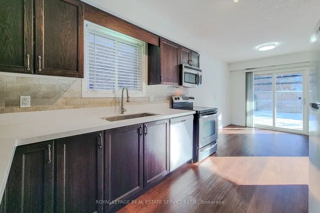 Additional image 10 of 381 Parkvale Dr