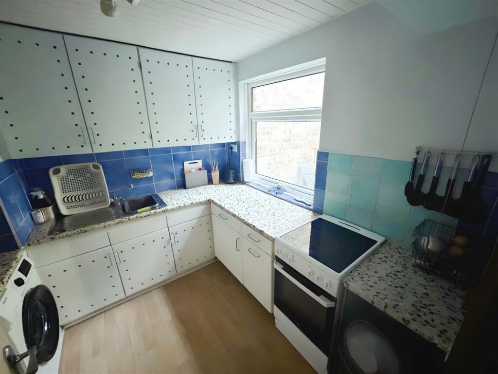 Additional image 4 of Frizley Gardens, Bradford