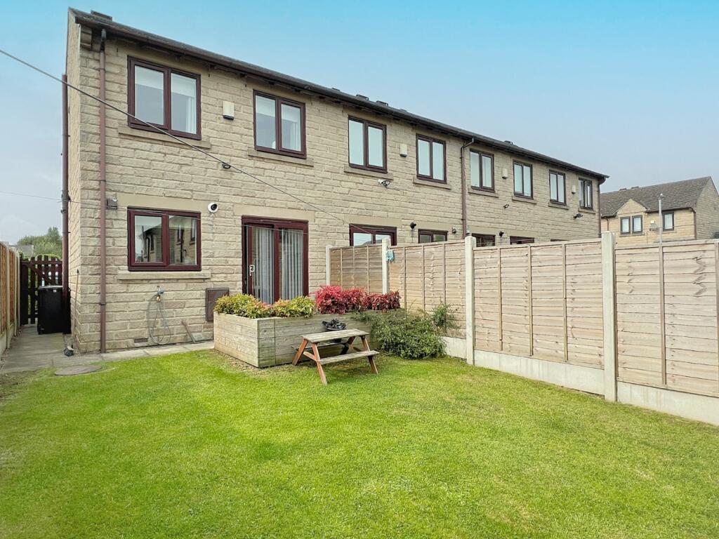 Additional image 12 of Winchester Gardens, Bradford, West Yorkshire, BD4