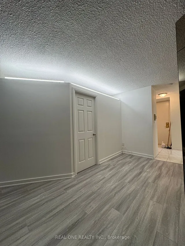 Additional image 5 of 33 Harbour Sq Unit 2430