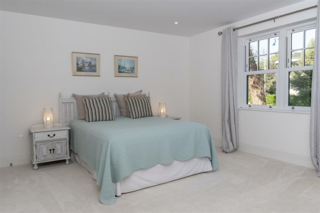 Additional image 14 of Lilliput Road, Lilliput