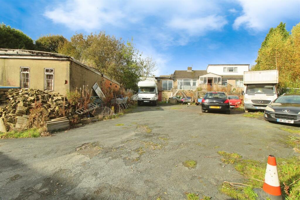 Primary image of Church Street, Buttershaw, Bradford, BD6 2EY